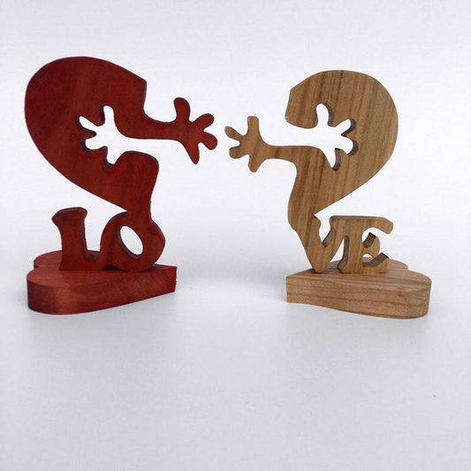Wooden Interlocking Heart Love Desktop Decor