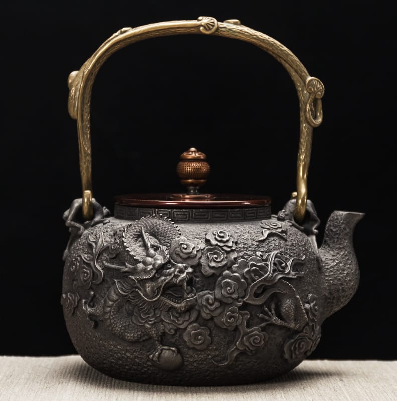 Imperial Dragon Cast Iron Tea Kettle with Stainless Steel Infuser – 34 oz (1L)