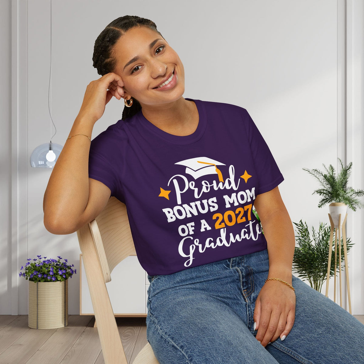 Proud Bonus Mom of a 2027 Graduate Adult T-shirt