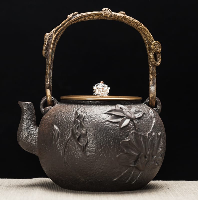 Imperial Lotus Cast Iron Tea Kettle with Stainless Steel Infuser – 34 oz (1L)