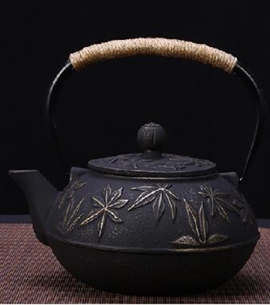 Japanese Bamboo Serenity Cast Iron Tea Kettle with Stainless Steel Infuser – 34 oz (1L)