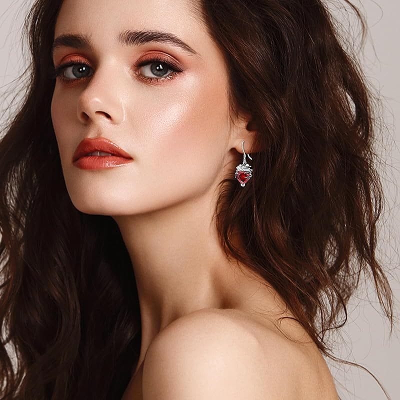 Heart-shaped Skeleton Hand Earrings