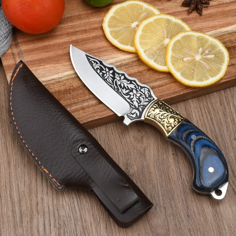 Engraved Hunting Knife with Leather Sheath