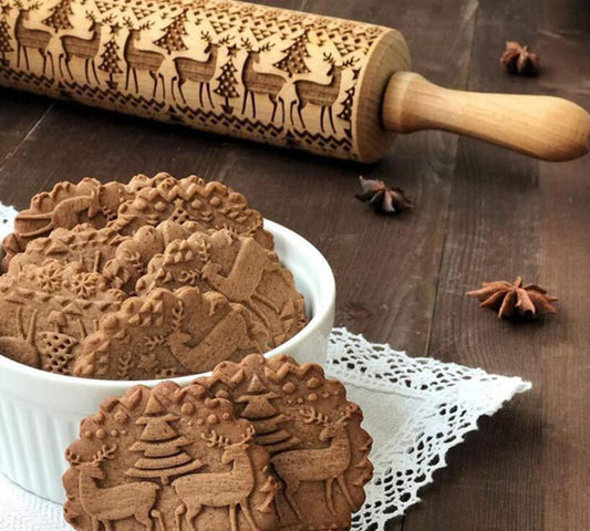 Christmas Embossed Wooden Rolling Pin – Holiday Cookie & Pie Dough Roller with Reindeer, Snowflakes, Trees, Gingerbread & More