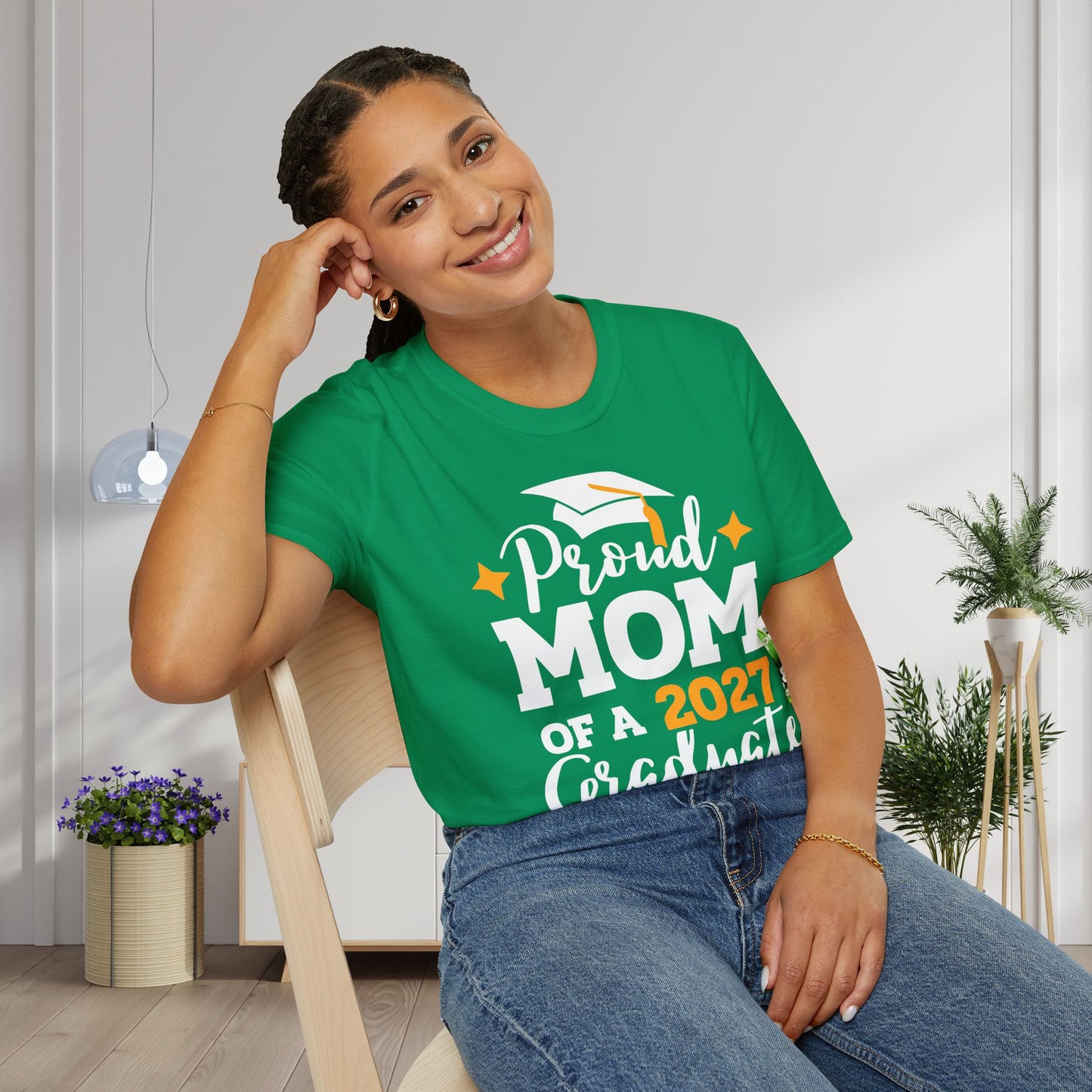 Proud Mom of a 2027 Graduate Adult T-shirt