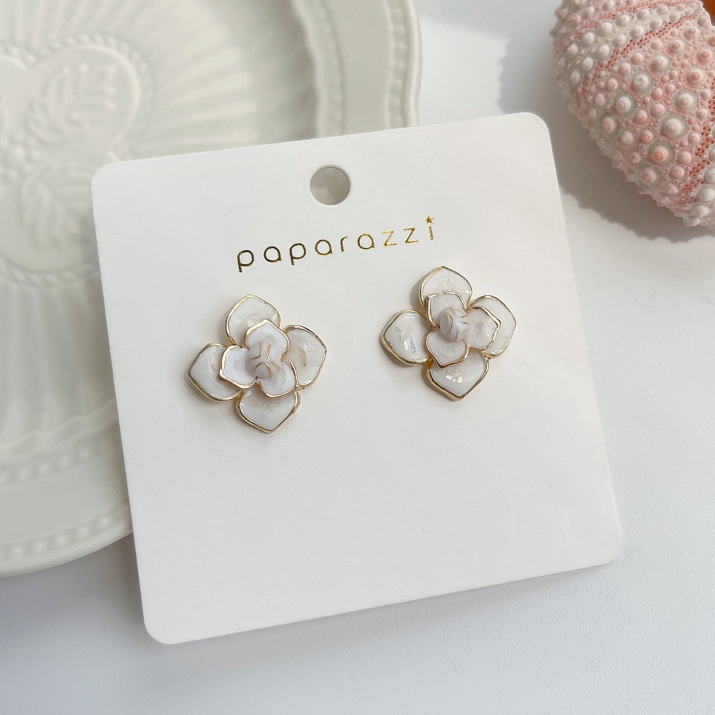 Cute Flower Shell Lever-Back Earrings