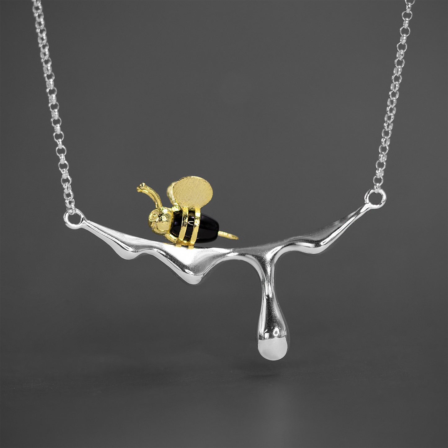 Bee-Inlaid Agate Necklace Gold/Silver Plated