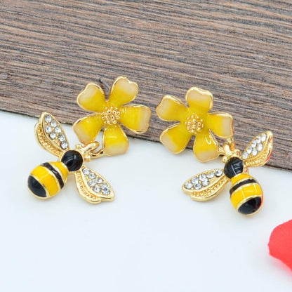 Bee & Daisy Flower Earrings