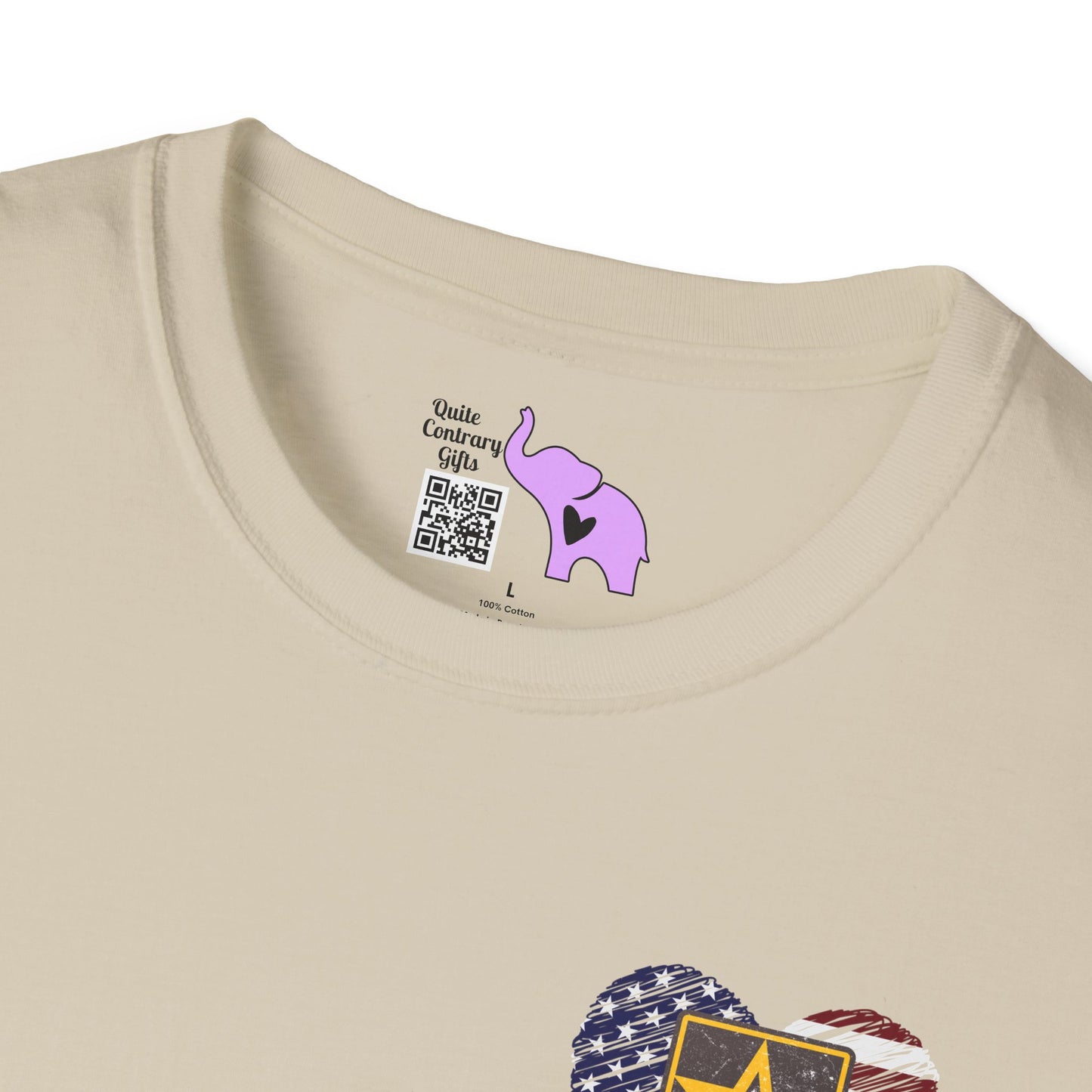 Proud Mom of US Army Soldier Daughter Adult T-shirt