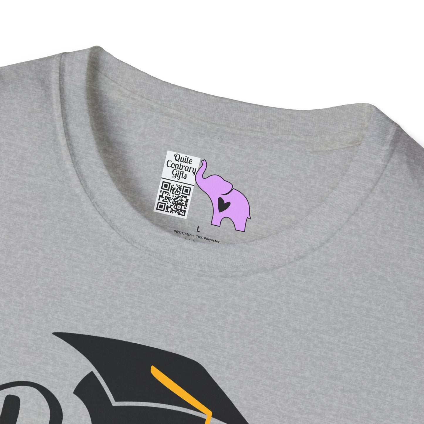 Proud Mom of a 2027 Graduate Adult T-shirt
