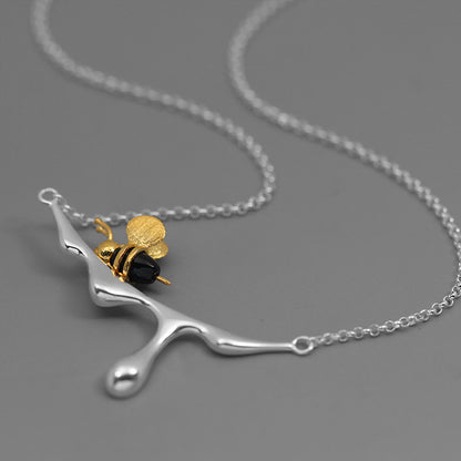 Bee-Inlaid Agate Necklace Gold/Silver Plated