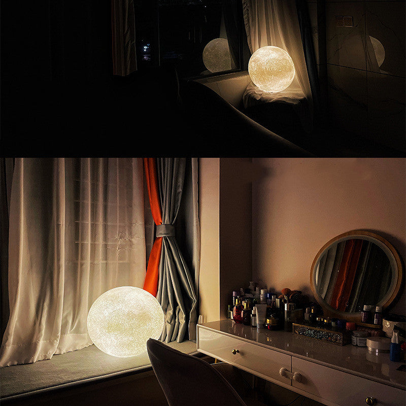 Full Moon Desk Lamp