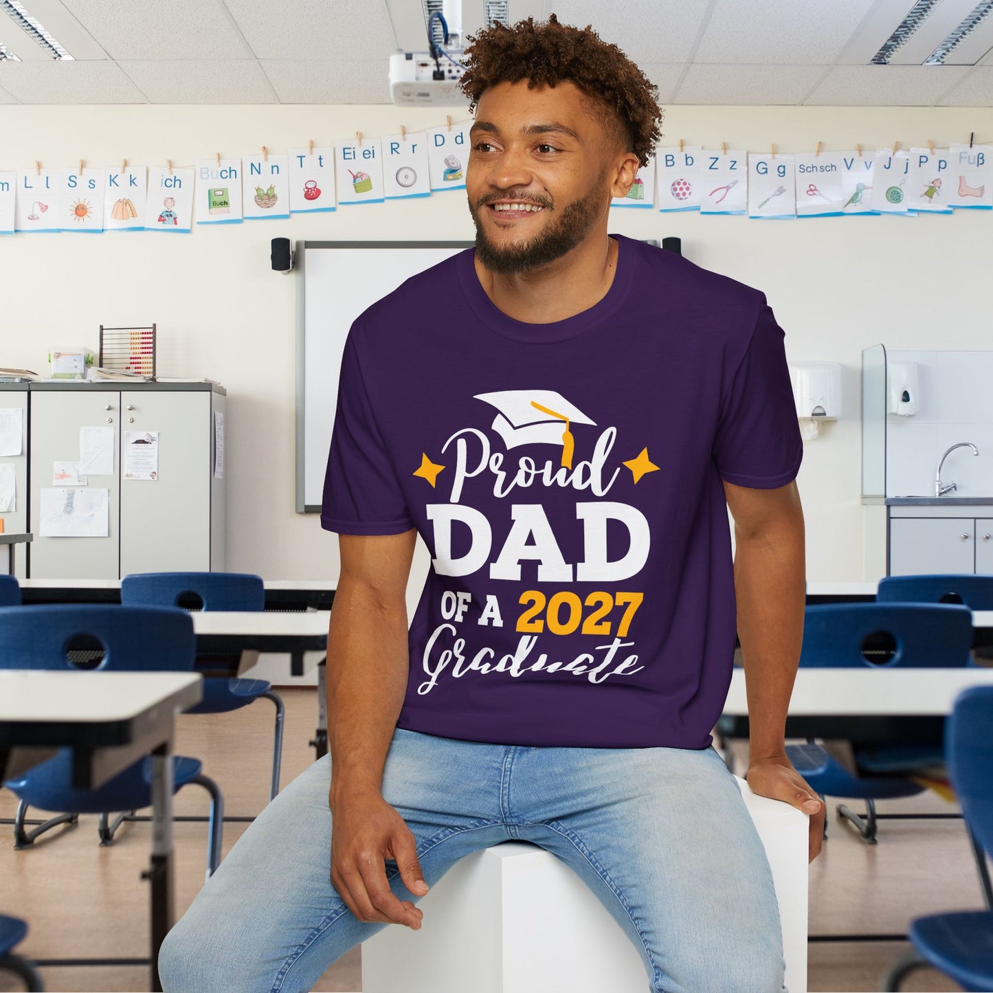 Proud Dad of a 2027 Graduate Adult T-shirt