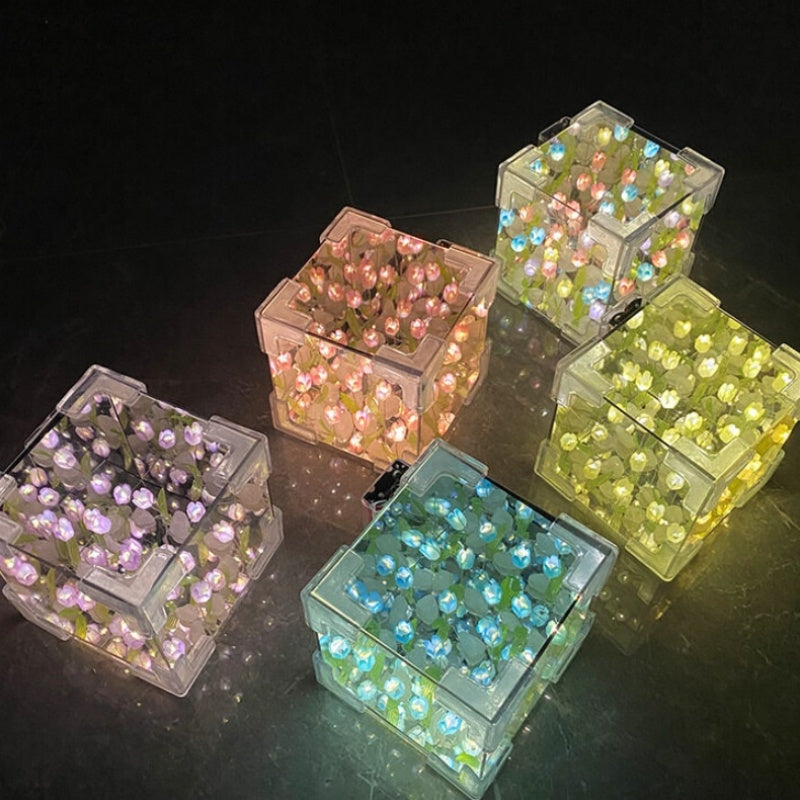 Mirror Cube Tulip Light Box