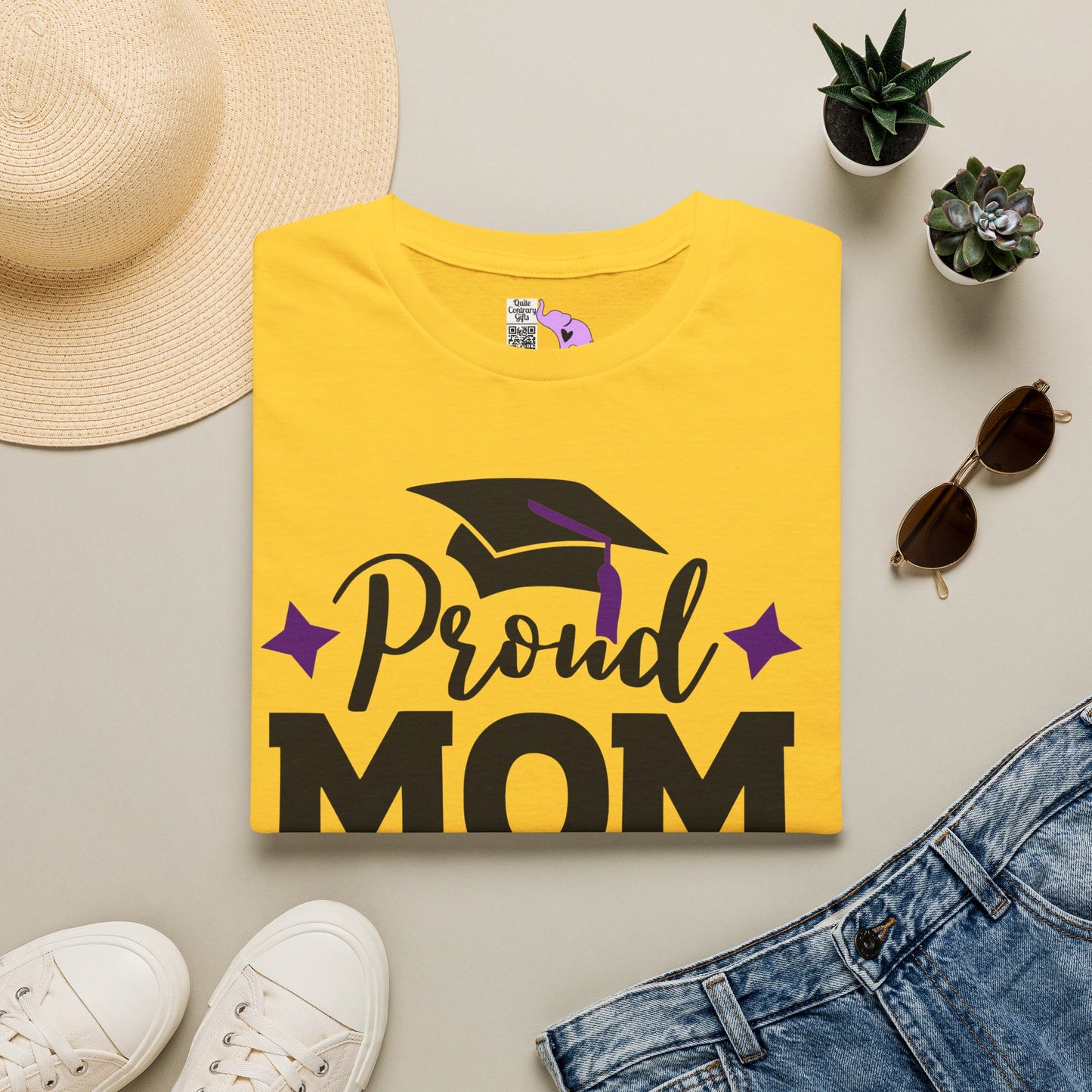 Proud Mom of a 2027 Graduate Adult T-shirt