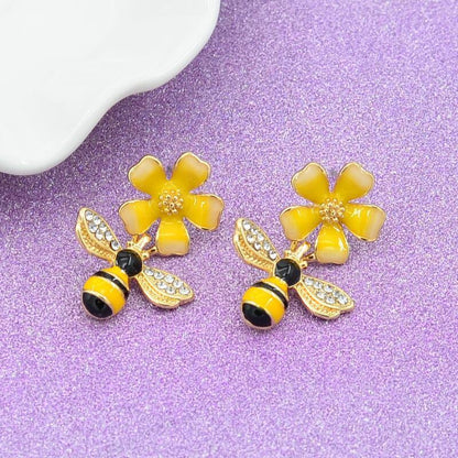 Bee & Daisy Flower Earrings