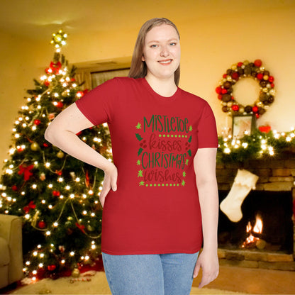 Mistletoe Kisses Christmas Wishes T-shirt