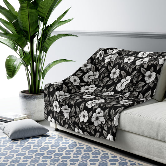Black & White Daisies Fleece Blanket