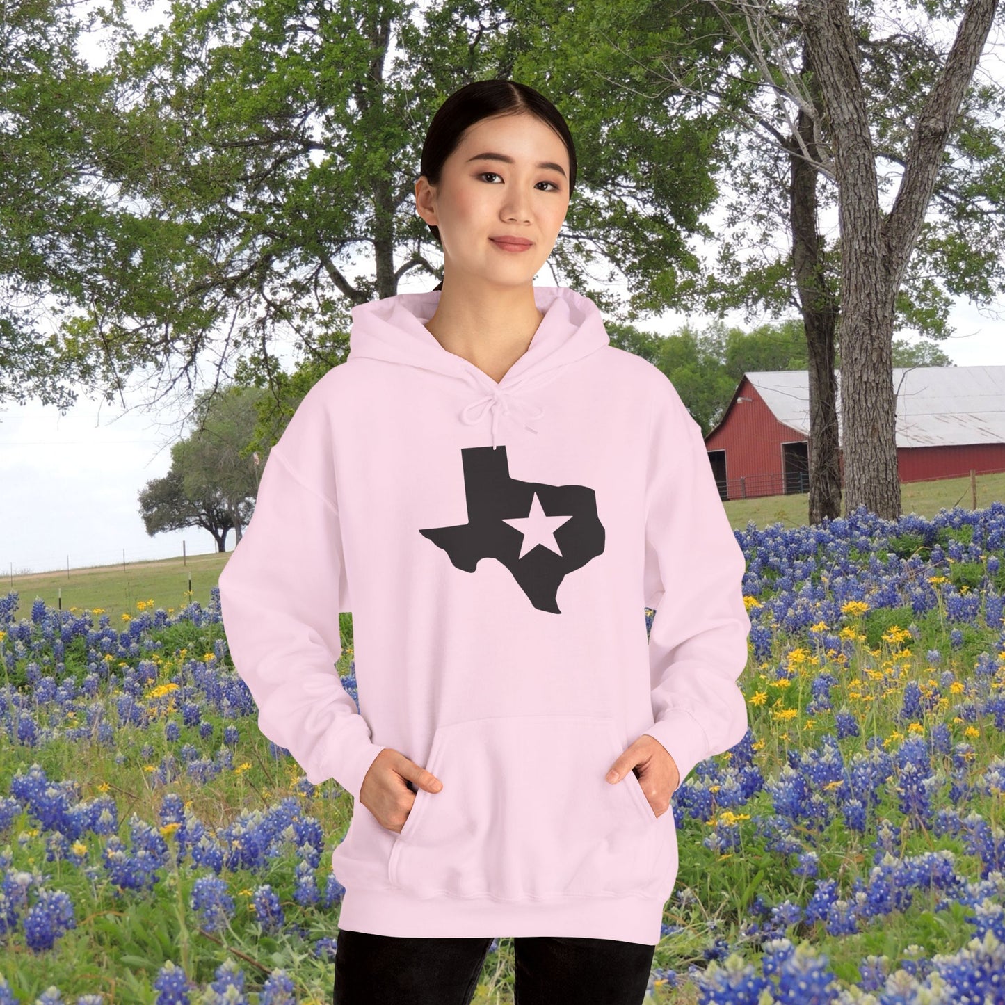 Texas w/Star Heavy Blend™ Hooded Sweatshirt
