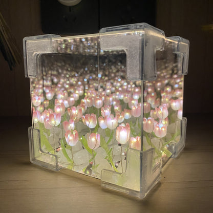 Mirror Cube Tulip Light Box