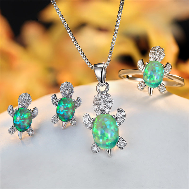 Tortoise-shaped Gemstone Necklace