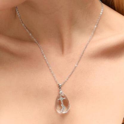 Simple Rhinestone Cross in Crystal Pendant Necklace